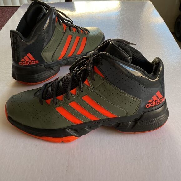 ADIDAS Men’s Cross ‘Em 3 Basketball Shoes Size 8.5 main image 3